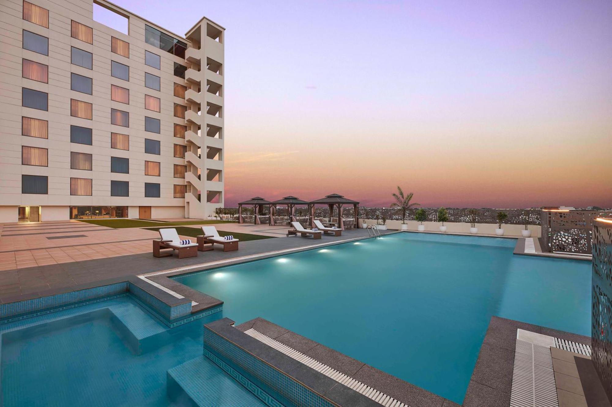 Doubletree By Hilton Varanasi Luaran gambar
